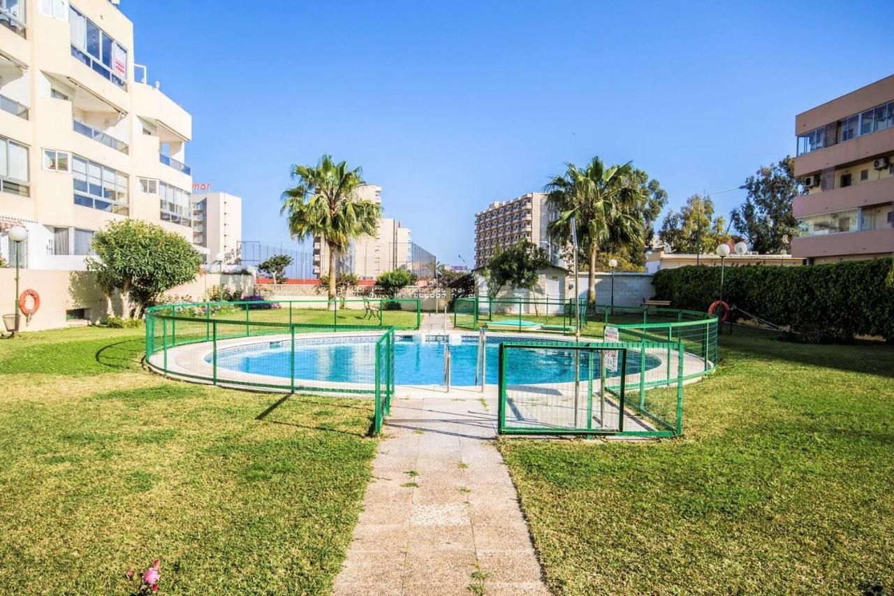 Lovely Apartment In Torremolinos Views Of The Sea, Pool, Terrace, Sofa Bed And Fully Equipped Kitchen Bagian luar foto