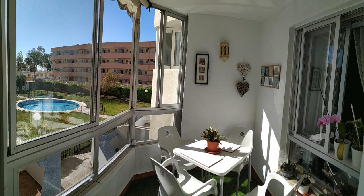 Lovely Apartment In Torremolinos Views Of The Sea, Pool, Terrace, Sofa Bed And Fully Equipped Kitchen Bagian luar foto