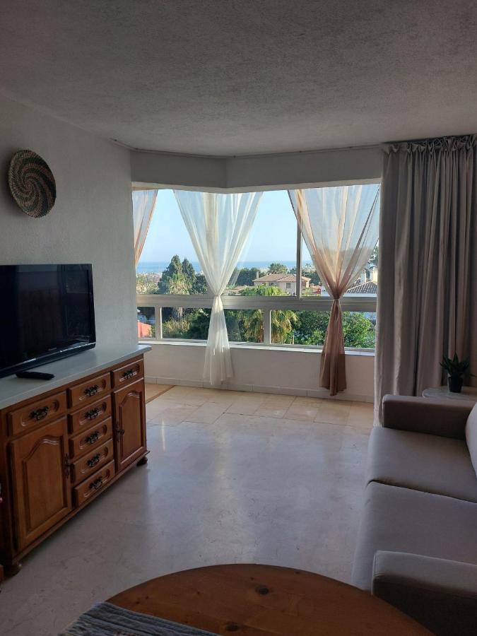 Lovely Apartment In Torremolinos Views Of The Sea, Pool, Terrace, Sofa Bed And Fully Equipped Kitchen Bagian luar foto