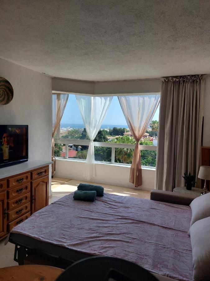 Lovely Apartment In Torremolinos Views Of The Sea, Pool, Terrace, Sofa Bed And Fully Equipped Kitchen Bagian luar foto